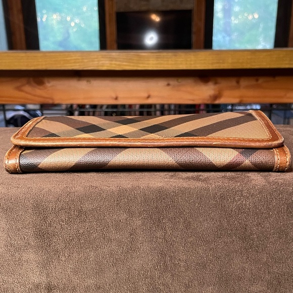 Burberry coated canvas and leather wallet - Picture 6 of 15